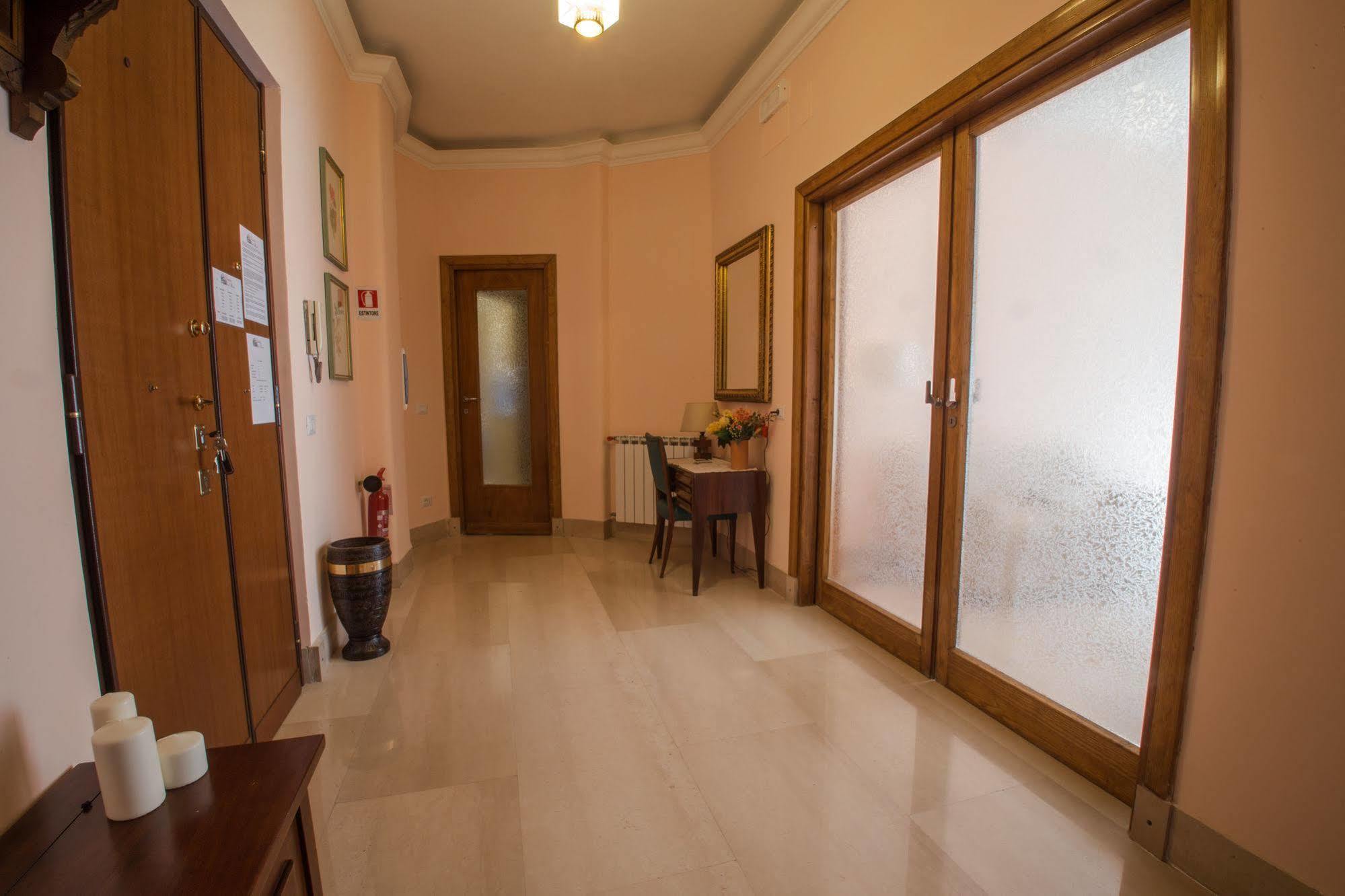 Desiderio Di Roma Hotel Buitenkant foto