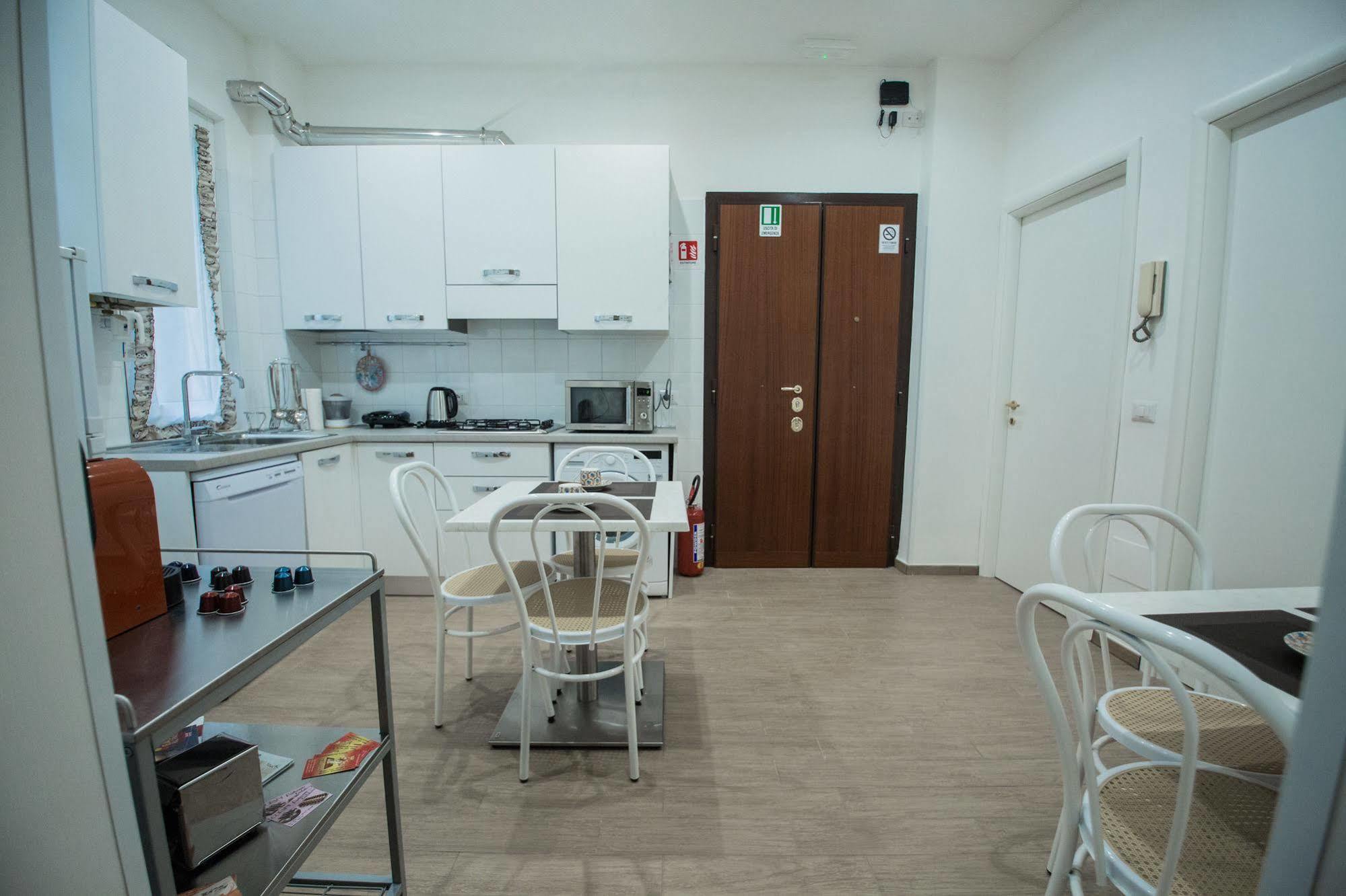 Desiderio Di Roma Hotel Buitenkant foto